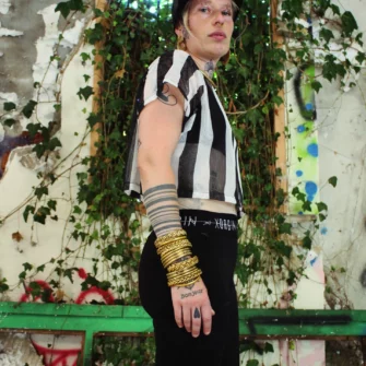 CROP TOP FREAKY 2.0 – BEETLEJ